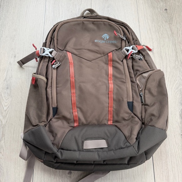 Eagle Creek Universal Traveler Backpack, 30L - Picture 3 of 9